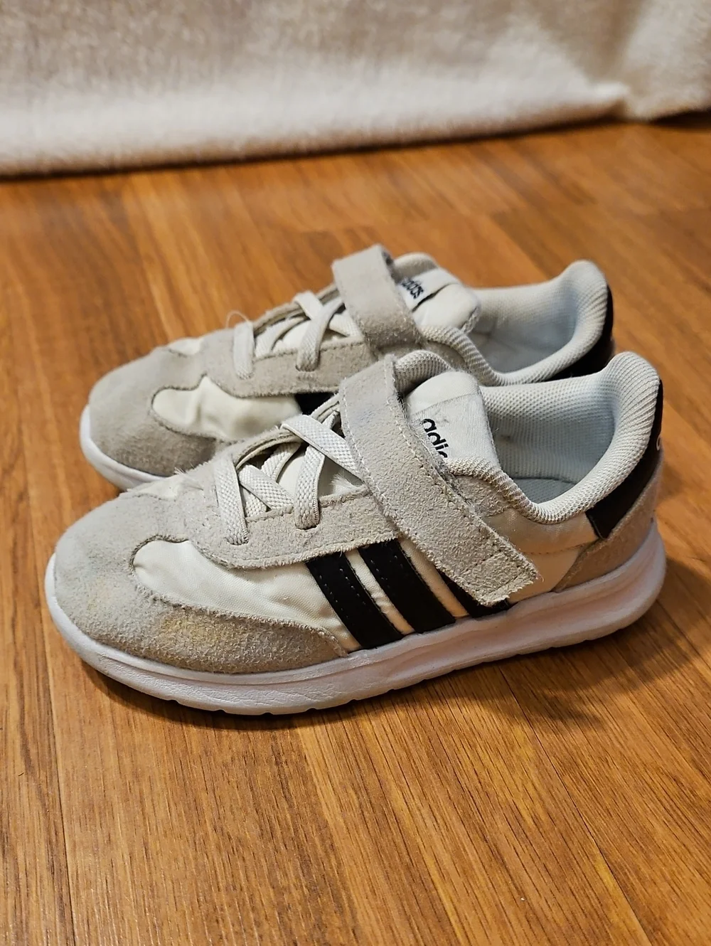 Adidas Run 70s 2.0 Shoes Size 10